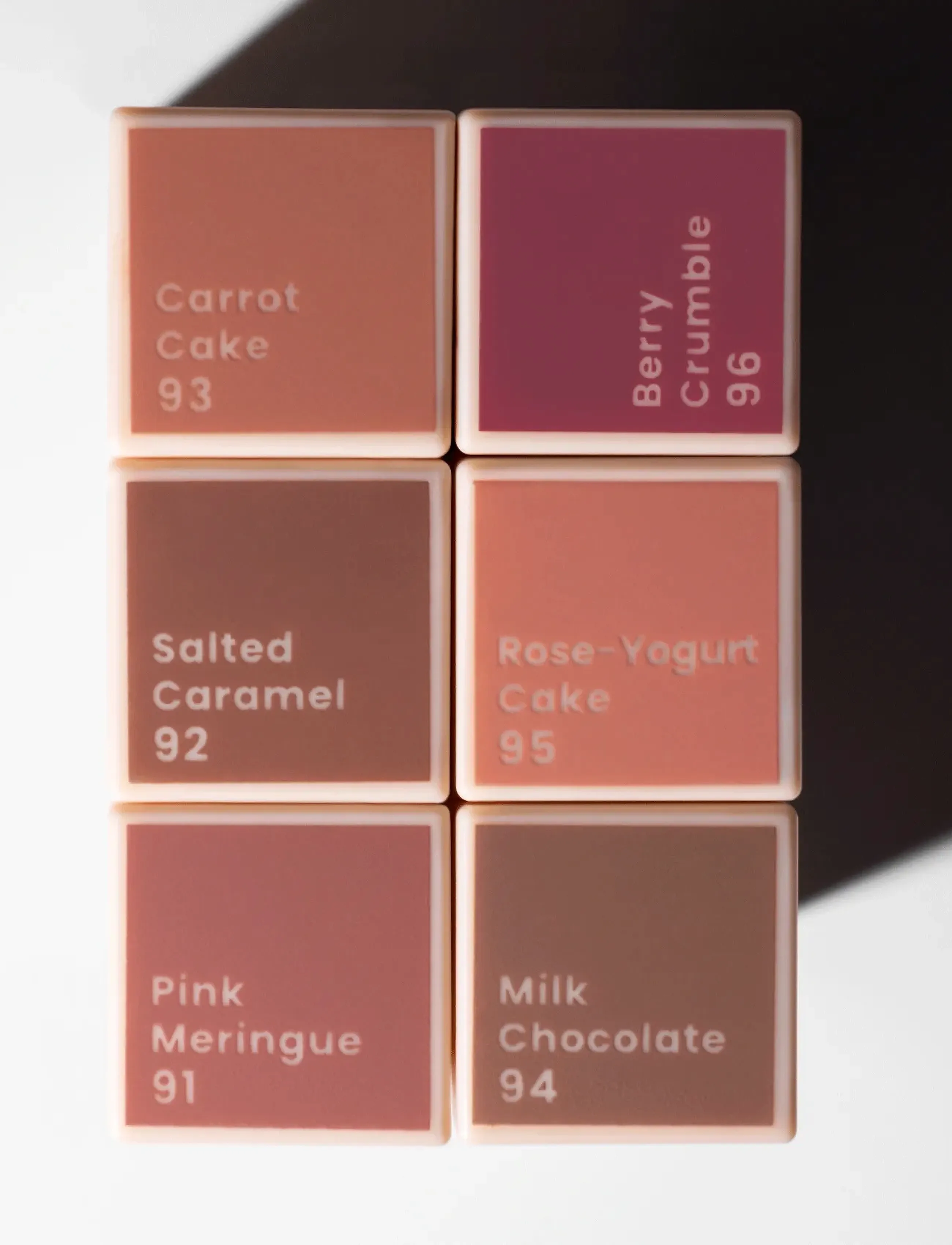 INGLOT - INGLOT GLAZED LIPS LIQUID LIPSTICK SPF 50+ CARROT CAKE 93 - makeup - salmon coloured, pink - 5