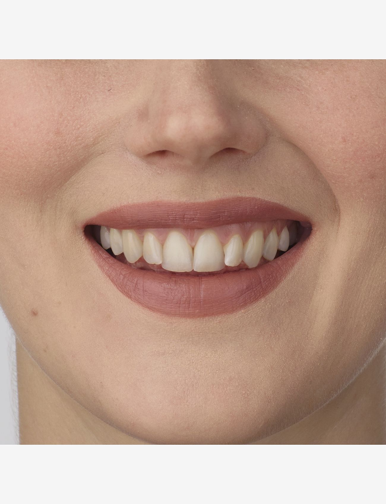 IsaDora - IsaDora Perfect Moisture Lipstick 222 Light Cocoa - smink -  222 light cocoa - 4