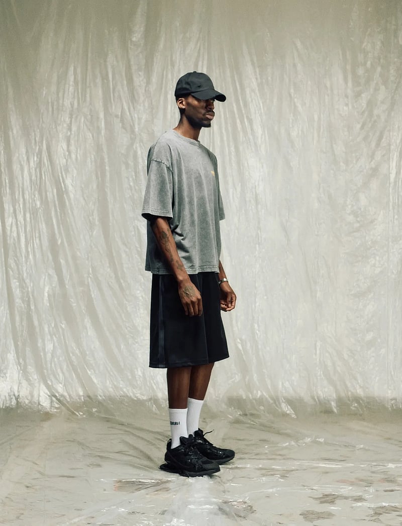 Isnurh - Isnurh Basement Wide Track shorts - vabaaja lühikesed püksid - black - 5