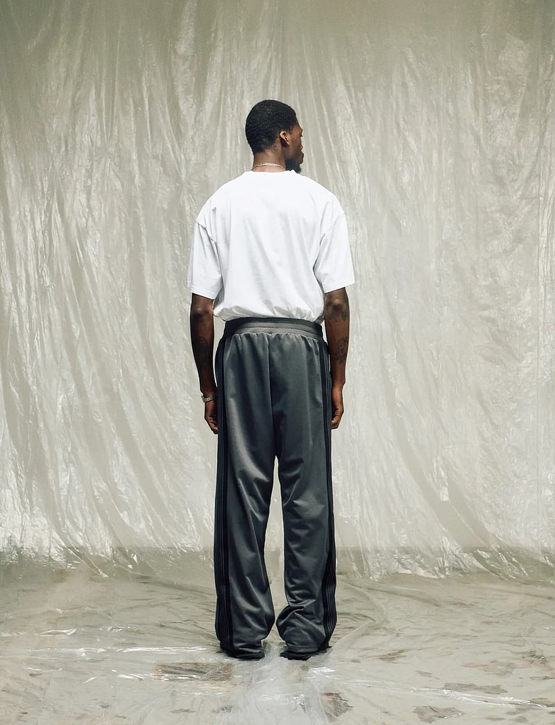 Isnurh - Isnurh Basement Relax fitted t-shirt - kortärmade t-shirts - white - 3