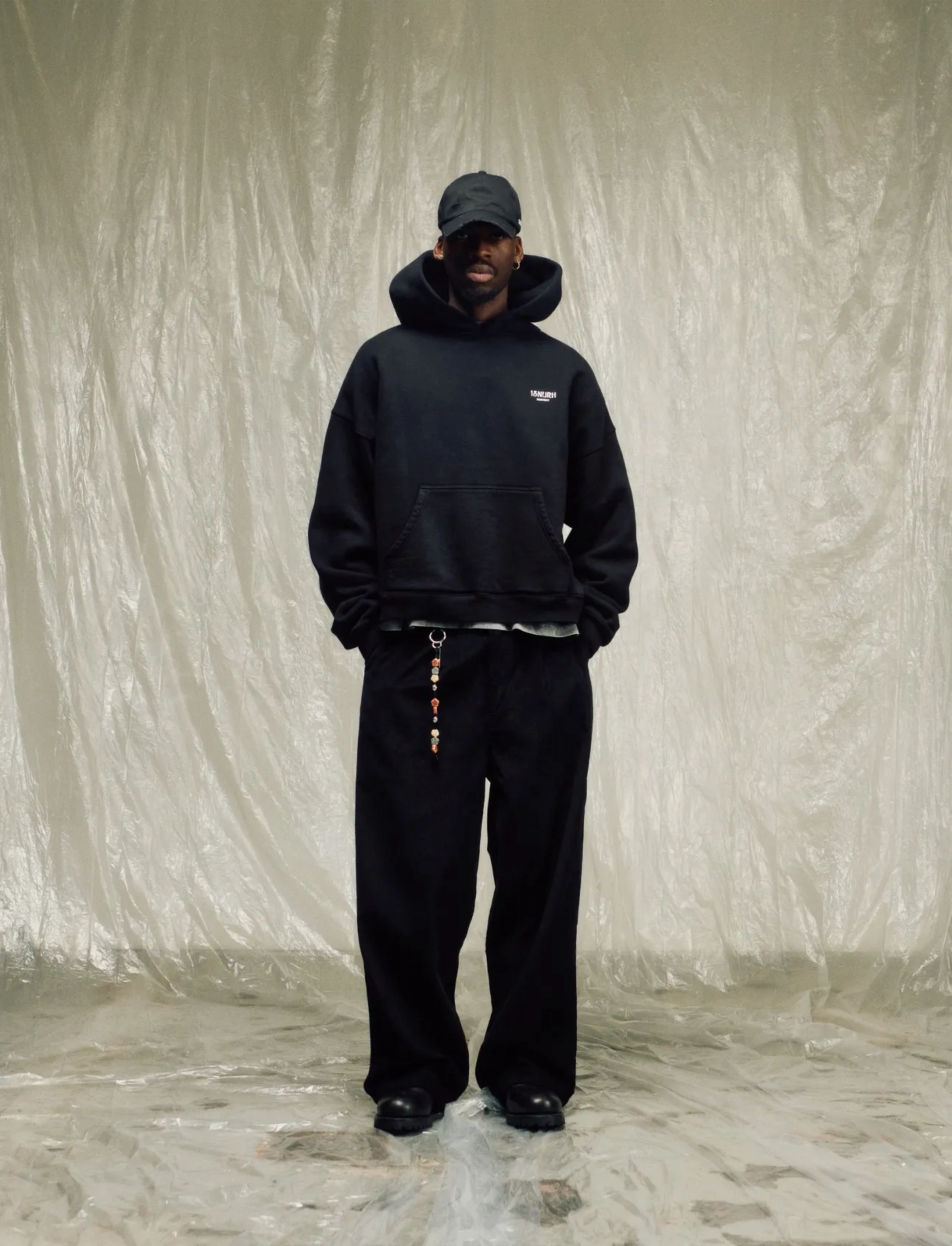 Isnurh Isnurh Basement Relax Hoodie - Kapuzenpullover - BLACK / black
