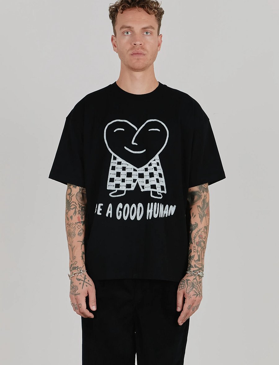Isnurh - Isnurh Heartman T-shirt - kurzärmelige t-shirts - black - 0