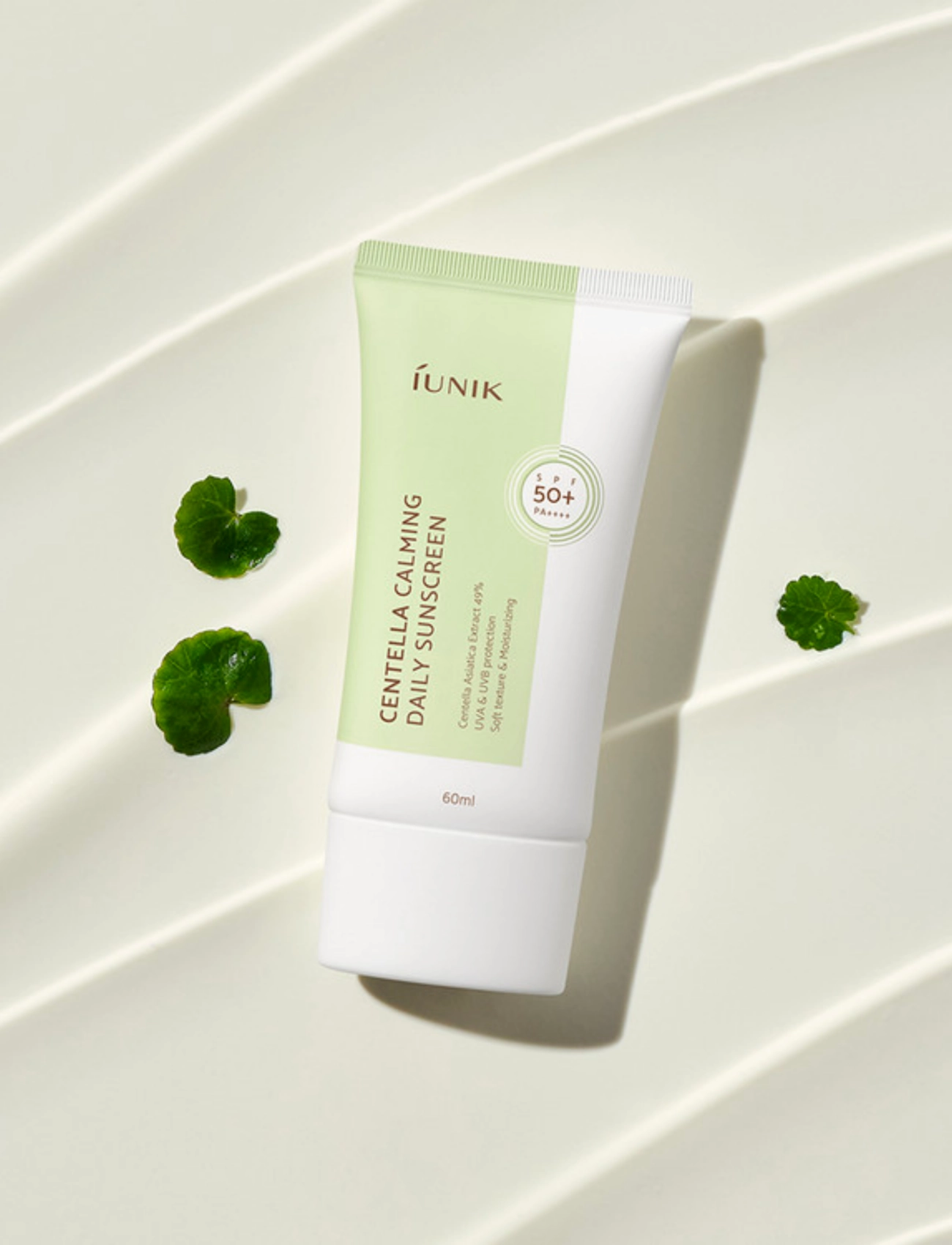 Iunik - Centella Calming Daily Sunscreen SPF50+ PA++++ - clear - 2