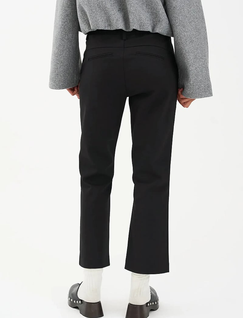 IVY Copenhagen - IVY-Alice Cropped Flare Pant NOOS - utsvängda jeans - black - 4