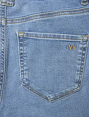 IVY Copenhagen - IVY-Tara Jeans Wash Cool Barcelona - dzwony dżinsy - denim blue - 4