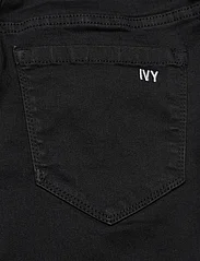 IVY Copenhagen - IVY-Johanna Jeans Wash Cool Excelle - alt eriti laia säärega teksad - black - 4