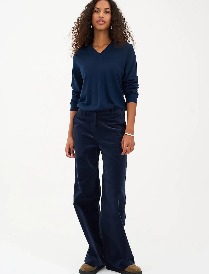 IVY Copenhagen - IVY-Alice Wide Cord Pant - hosen mit weitem bein - deep navy blue - 3