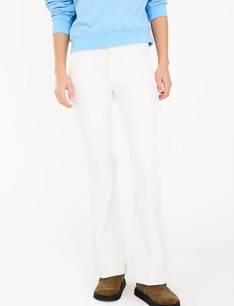 IVY Copenhagen - IVY-Ann Charlotte Jeans Wash Optica - flared jeans - optical white - 3