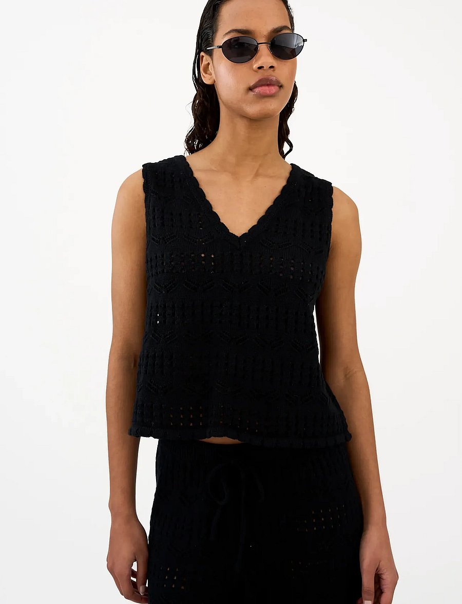 IVY Copenhagen - IVY-Breeze Crochet Top V-neck - topy bez rękawów - black - 0
