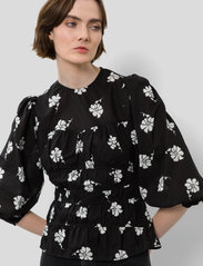 IVY OAK - BRENDA GATHERED BLOUSE - long-sleeved blouses - aop bi-color flower black - 3