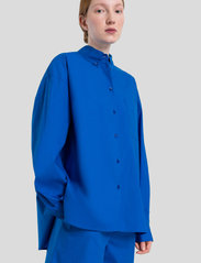 IVY OAK - BETHANY LILLY WIDE BLOUSE - langermede skjorter - cobalt blue - 5