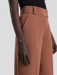 IVY OAK - Wide Leg Pants - party wear at outlet prices - mid-brown - 4