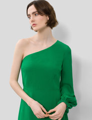 IVY OAK - DANIA 1-SHOULDER DRESS LONG MIDI LENGTH - feestelijke kleding voor outlet-prijzen - secret garden green - 3