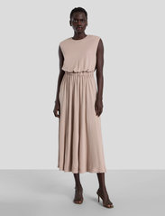 IVY OAK - Long Midi Length Dress - t-shirt dresses - light taupe - 0