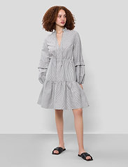 IVY OAK - DIORA dress - marškinių tipo suknelės - summer stripes - 2