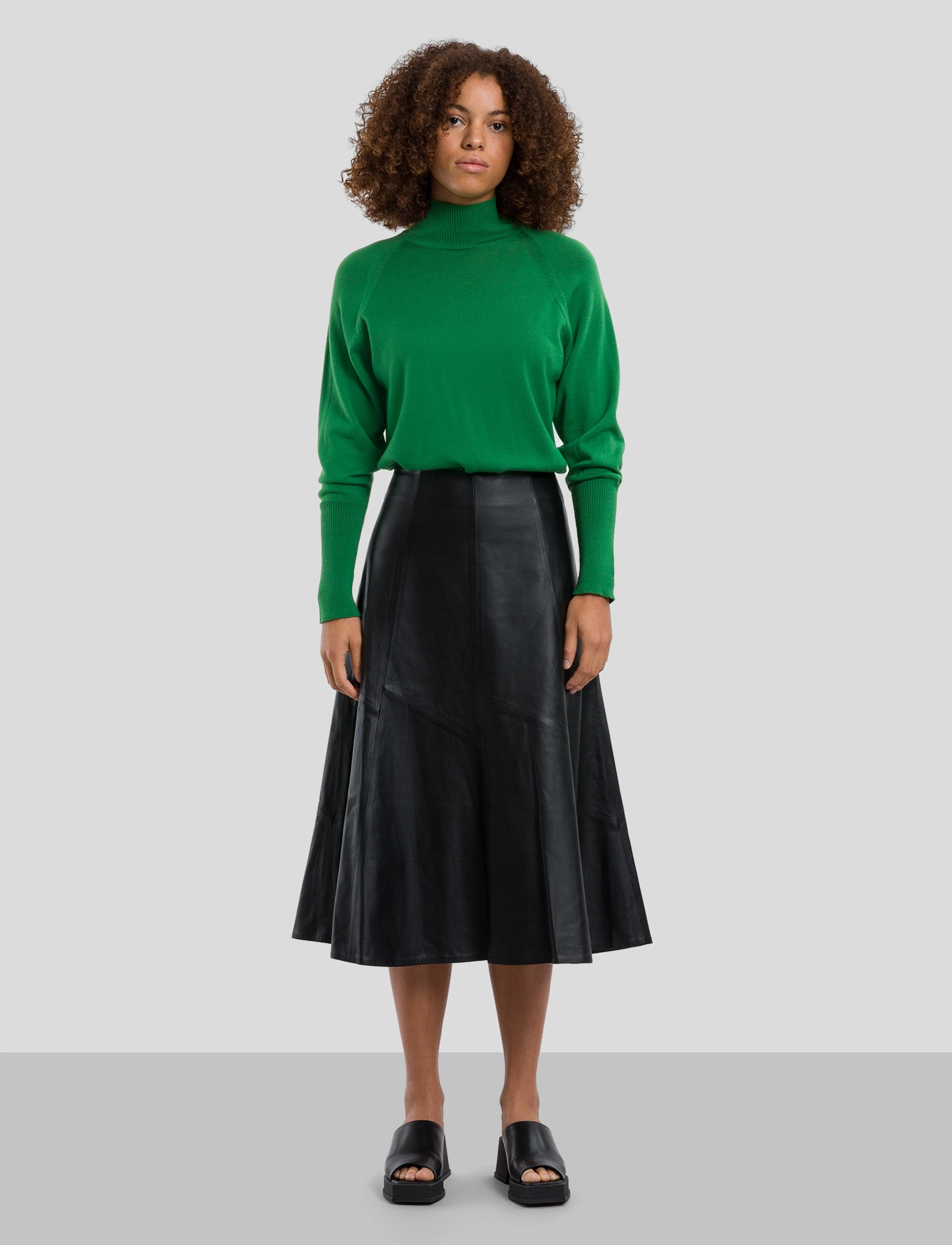 IVY OAK - LAUREEN MIDI LENGTH FLARED LEATHER SKIRT - black - 2
