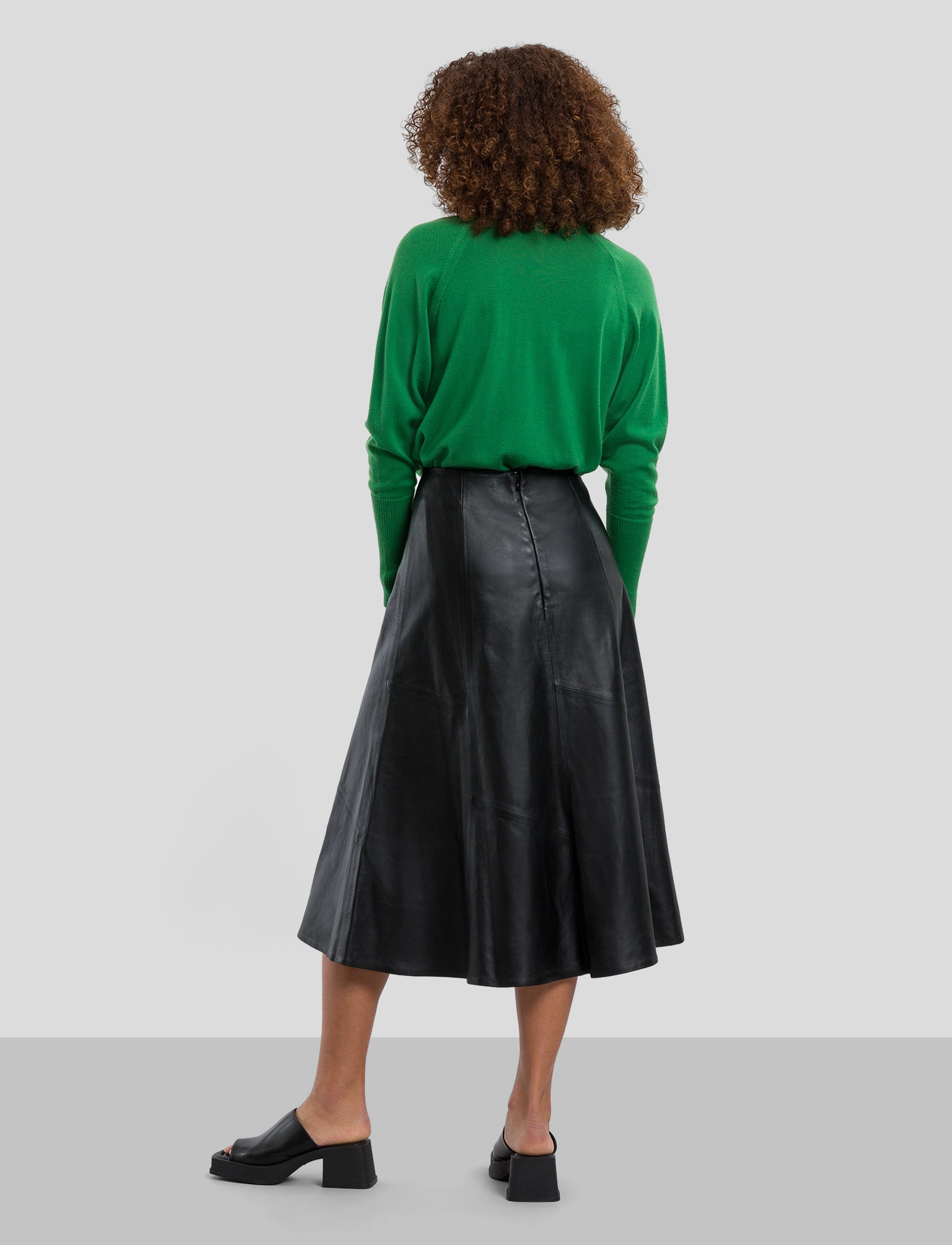 IVY OAK - LAUREEN MIDI LENGTH FLARED LEATHER SKIRT - black - 4