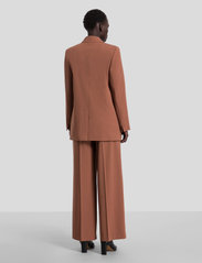 IVY OAK - Blazer With Hidden Press Buttons - ballīšu apģērbs par outlet cenām - mid-brown - 5