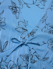 IVY OAK - Maxi Length Ruffle Dress - sommerkleider - flower summer sky - 2