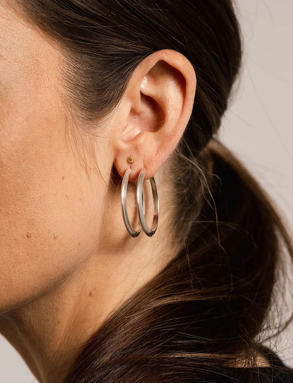 IX Studios - IX Berta Earring Silver - hoops - silver - 3