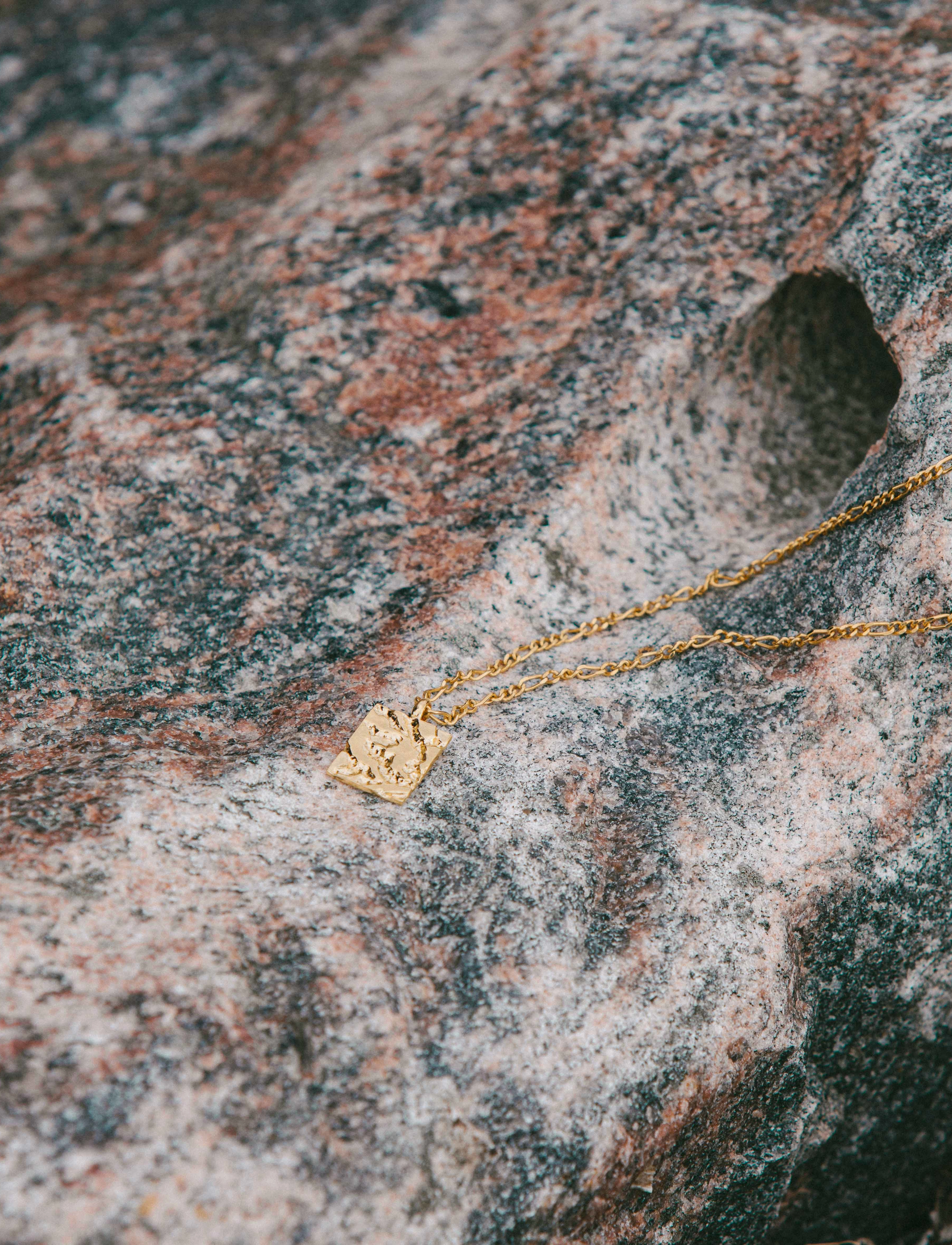 IX Studios - IX Rustic Square Pendant - gold - 2