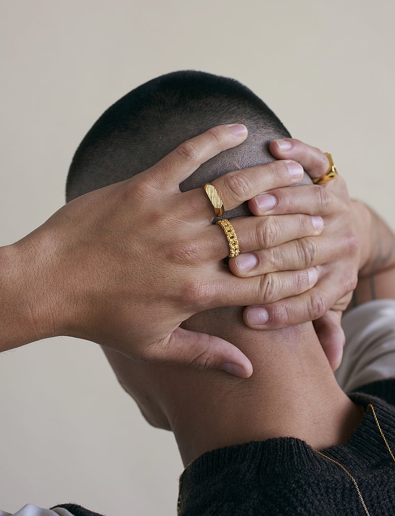 IX Studios - IX Mini Brushed Hexagon Ring - ringe - gold - 0