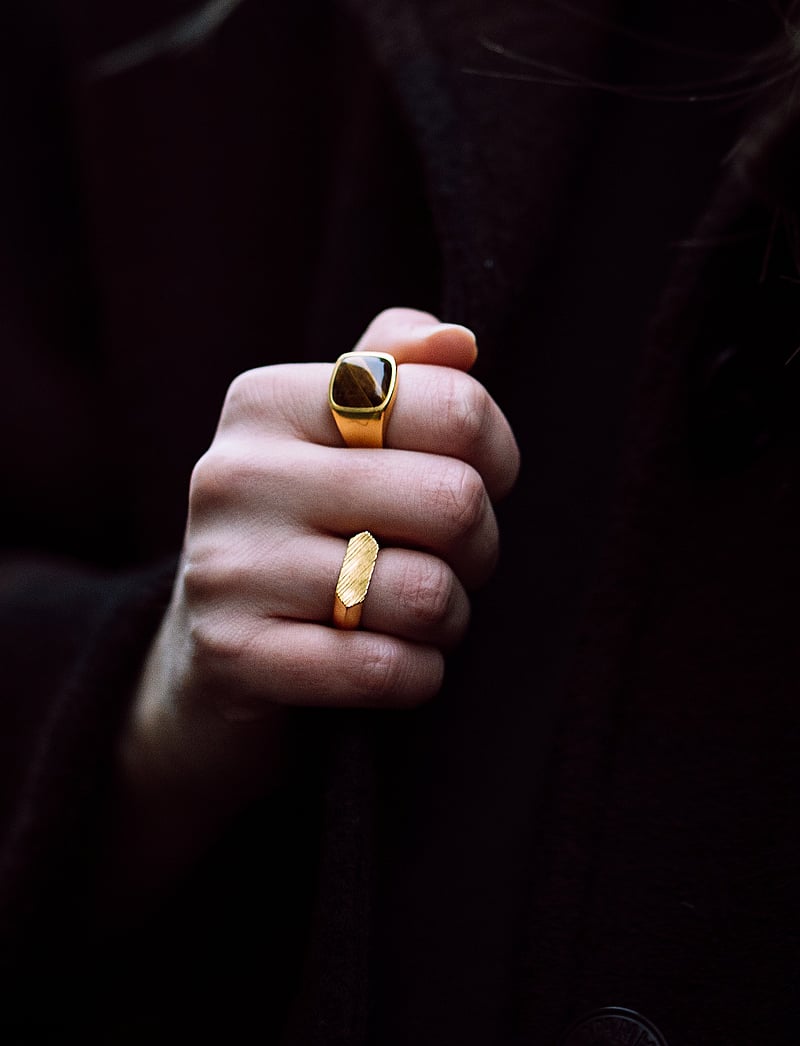 IX Studios - IX Mini Brushed Hexagon Ring - ringe - gold - 2