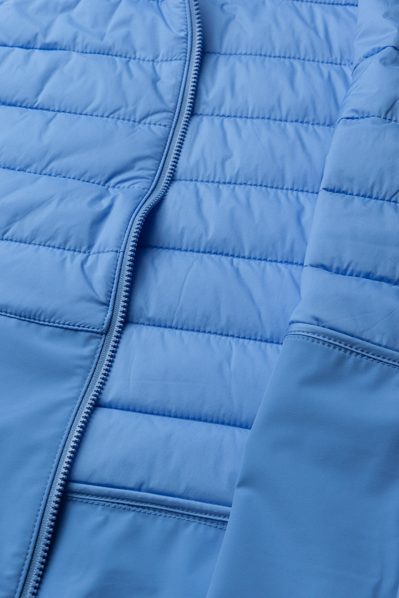 J. Lindeberg - W Hybrid Vest Lux Softshell - silent blue - 4