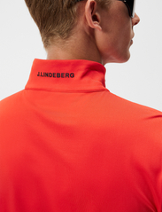J. Lindeberg - Luke Half Zip Mid Layer - mid layer jackets - fiery red - 5