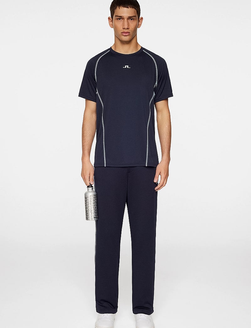 J. Lindeberg - Alfonso Printed T-shirt - alussärgid ja t-särgid - jl navy - 4