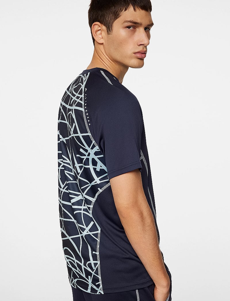 J. Lindeberg - Alfonso Printed T-shirt - alussärgid ja t-särgid - jl navy - 5