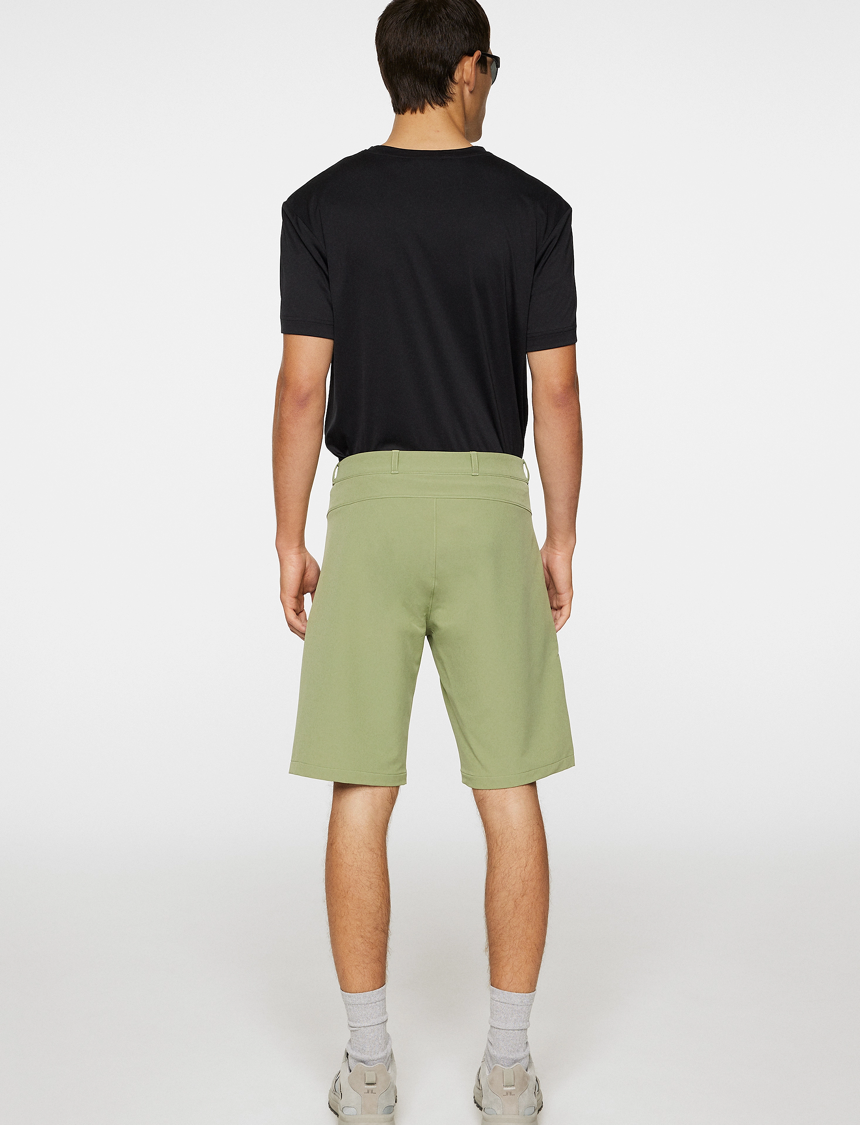 J. Lindeberg - Marko Shorts - outdoorshorts - oil green - 3