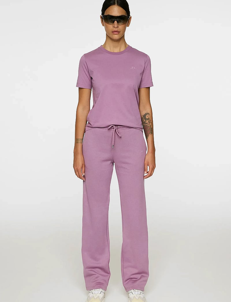 J. Lindeberg - W Alpha Pant - vardagsstil - very grape - 4