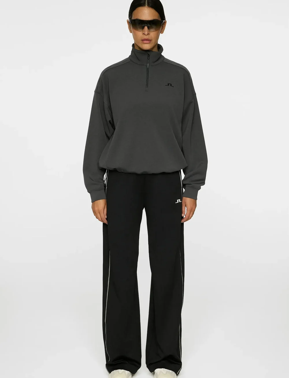 J. Lindeberg - Airy Zip Sweatshirt - hverdags stil - asphalt - 4