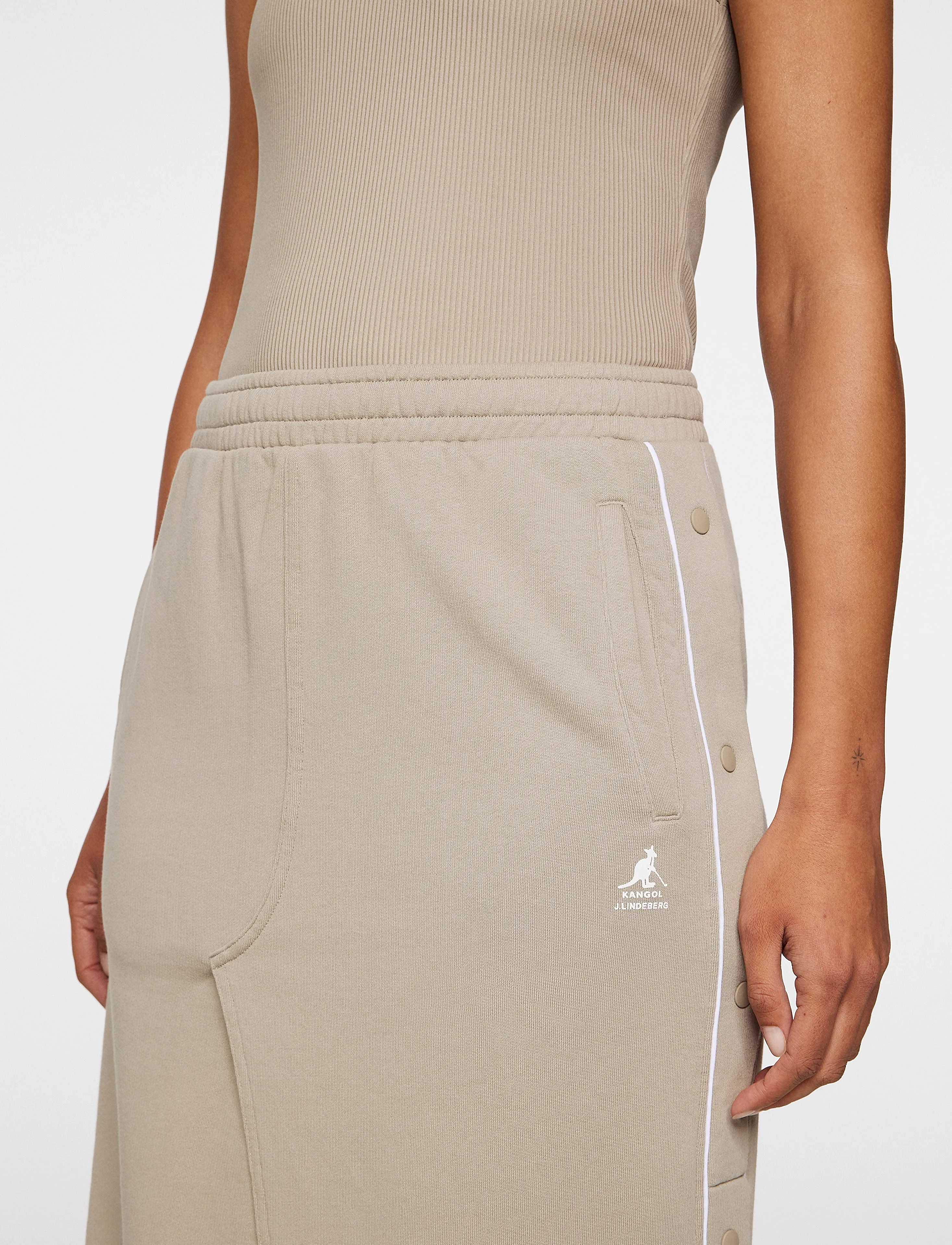 J. Lindeberg Lisa Sweat Skirt kjolar dam – bild 4