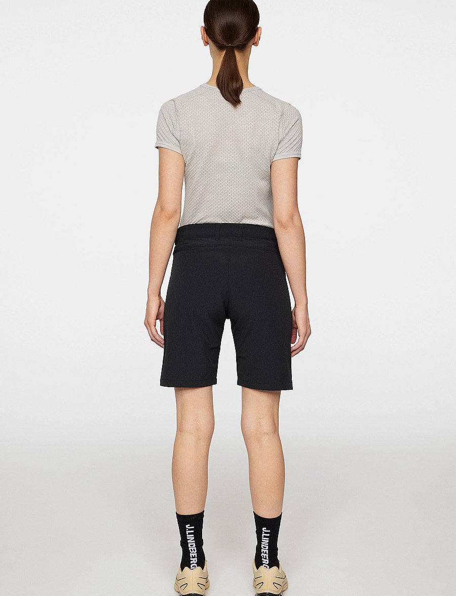 J. Lindeberg - Angie Shorts - outdoorshorts - black - 3