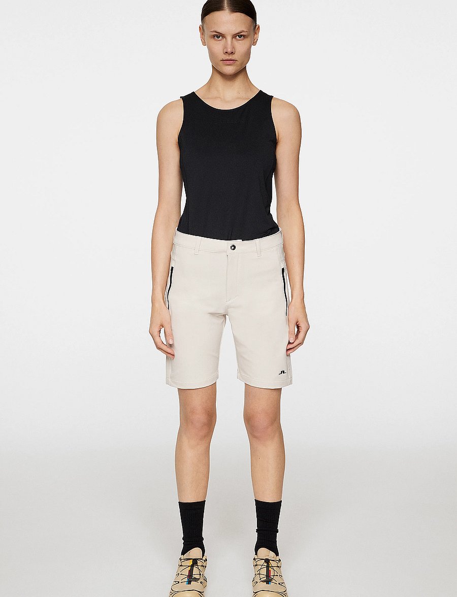 J. Lindeberg - Angie Shorts - outdoorshorts - moonbeam - 4