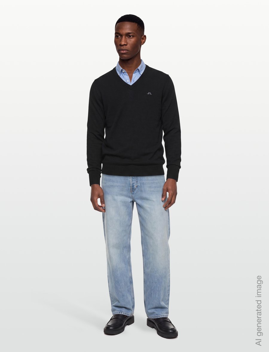 J. Lindeberg - LYMANN KNITTED SWEATER - v-kaelusega - black - 0