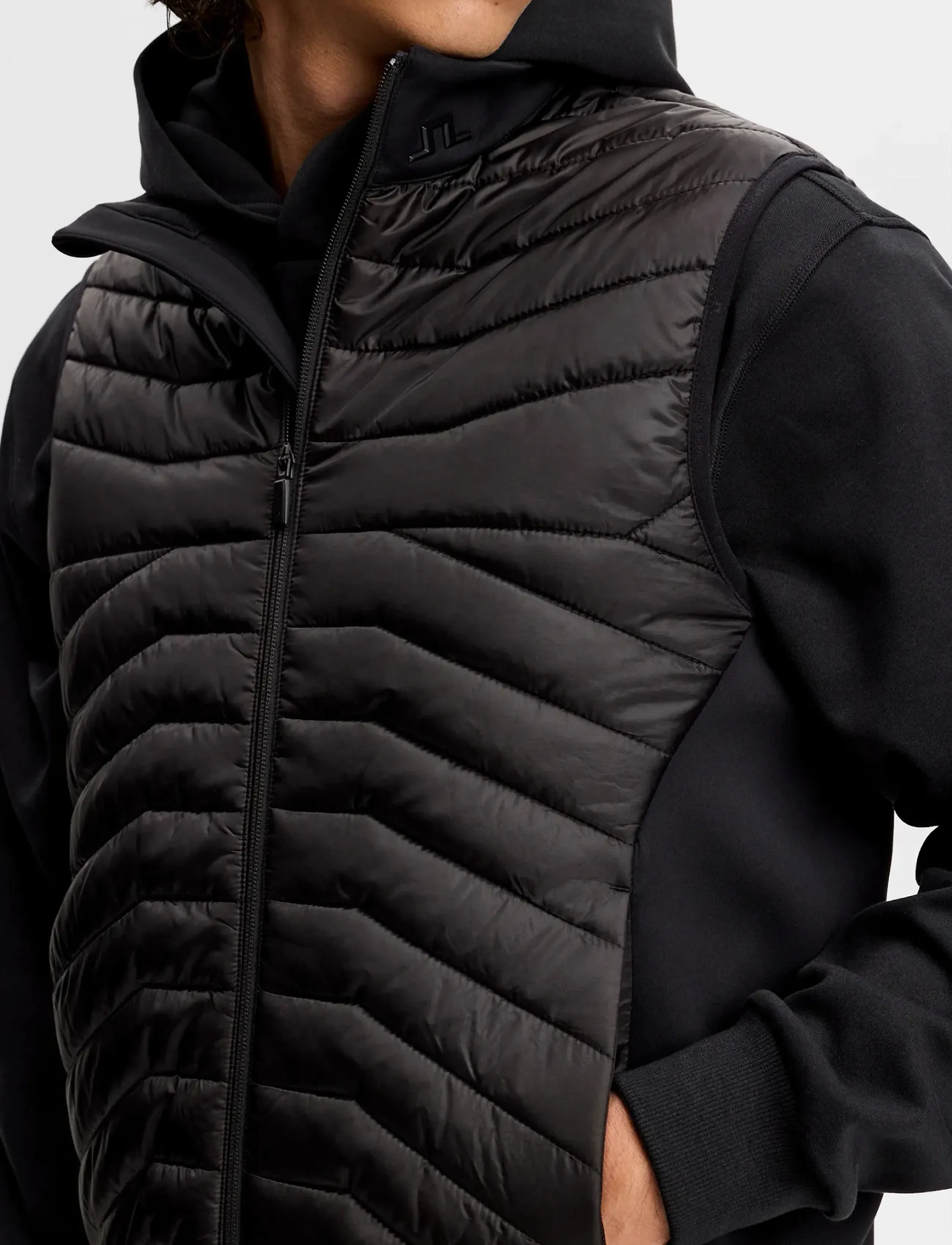 J. Lindeberg - Heyden Quilt Hybrid Vest - vestes - black - 4