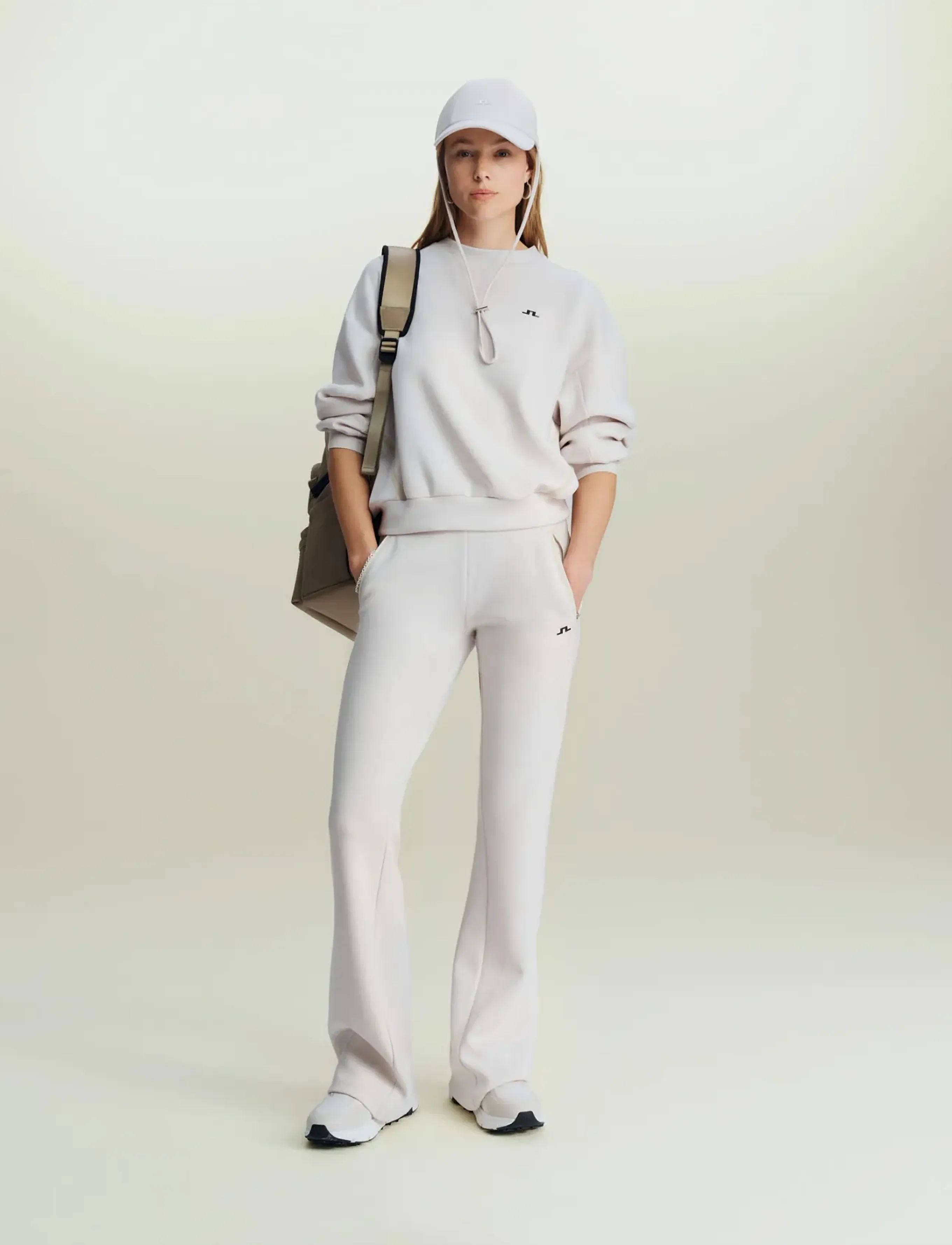 J. Lindeberg - Aura Crew Neck - everyday style - moonbeam - 4