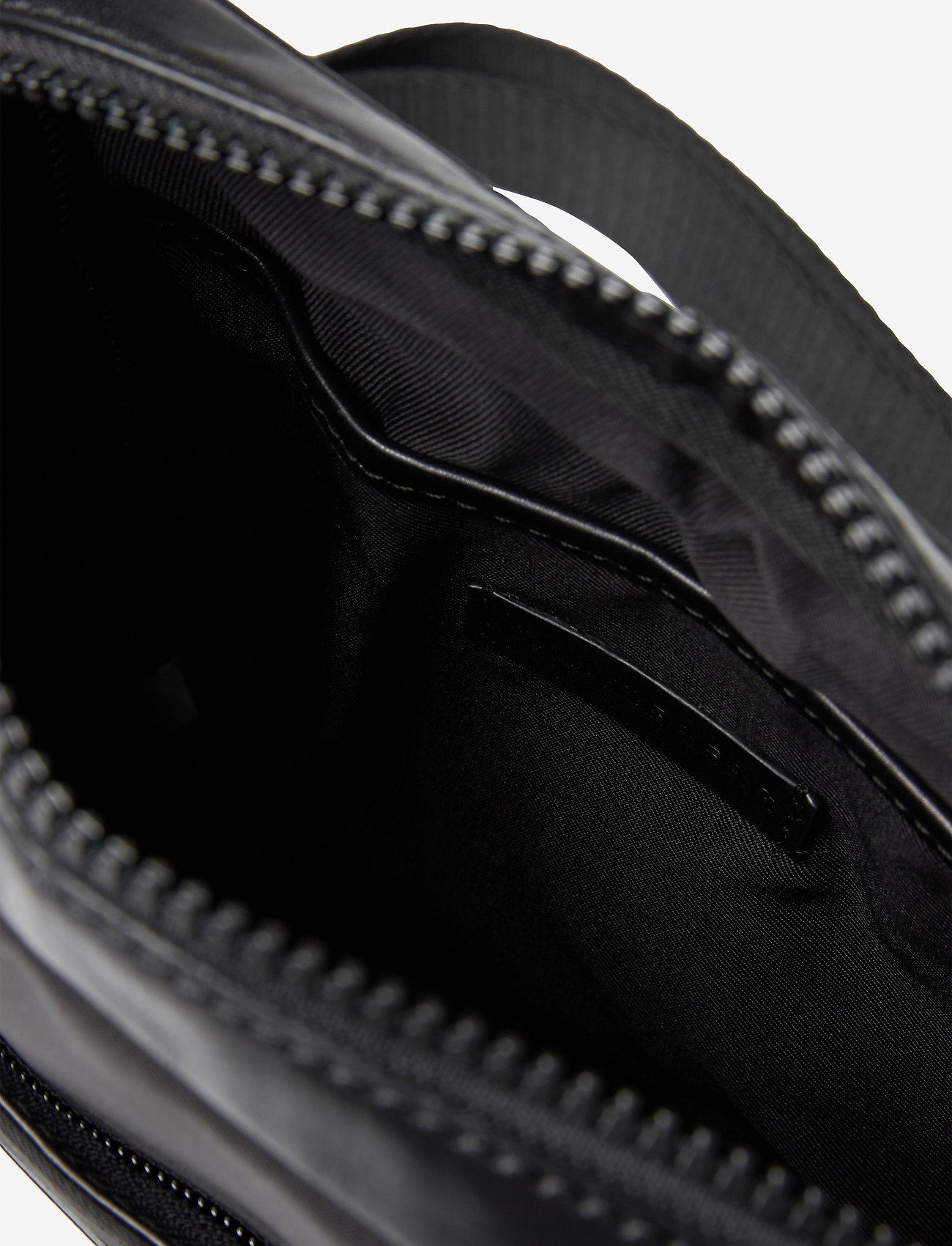 J. Lindeberg - S-BAG 50110 Leather/Nylon - black - 4