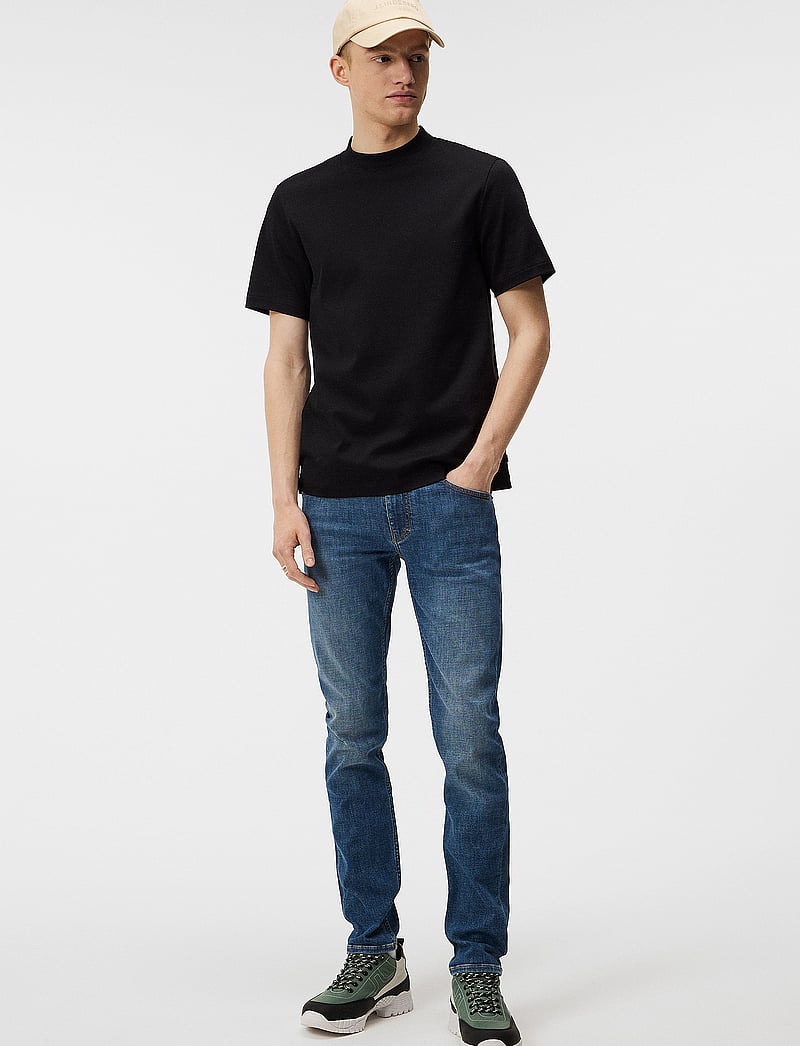 J. Lindeberg - Jay Active Mid Indigo Jeans - slim jeans - mid blue - 4