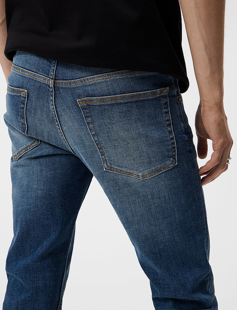 J. Lindeberg - Jay Active Mid Indigo Jeans - slim jeans - mid blue - 5
