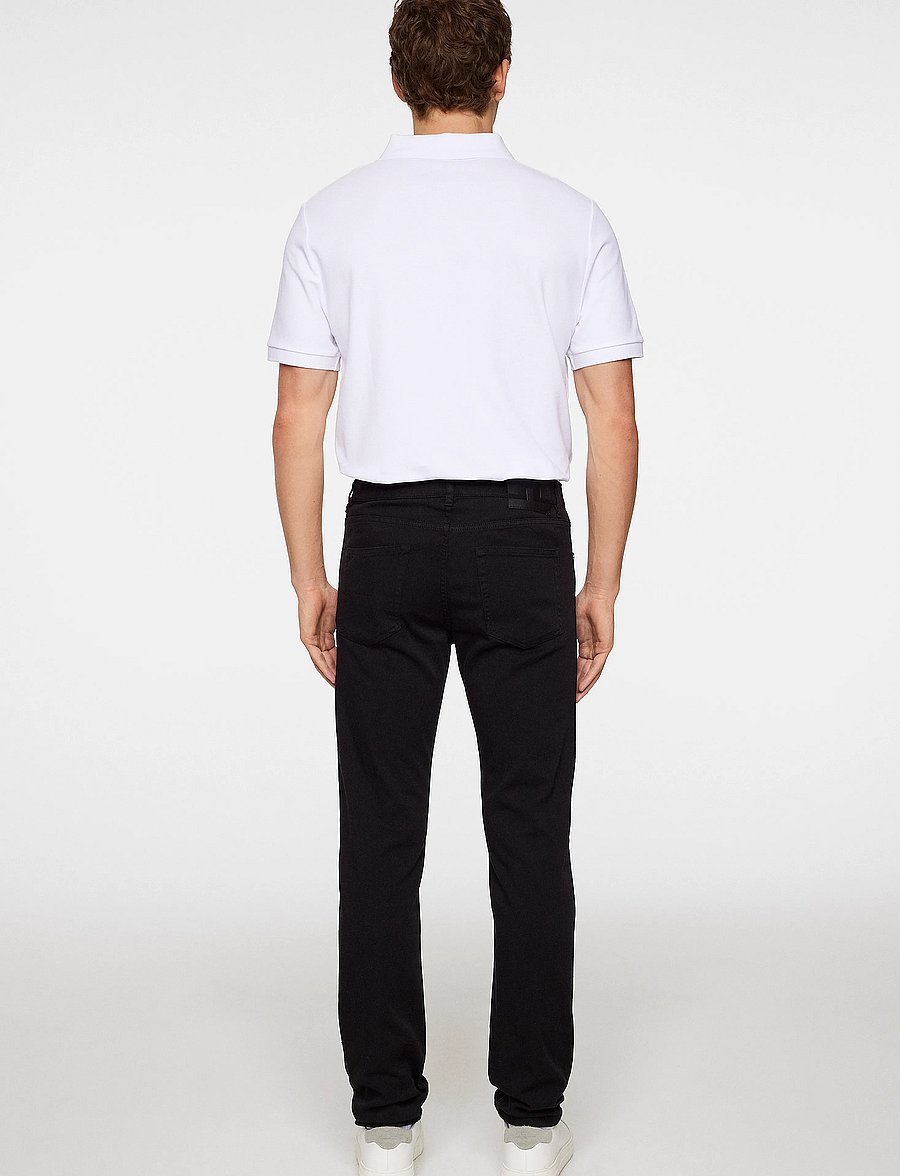 J. Lindeberg - Jax LHT Slim Jeans - kitsad teksad - black - 3