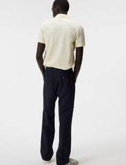 J. Lindeberg - Troy Polo shirt - short-sleeved polos - pear sorbet - 2