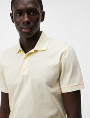 J. Lindeberg - Troy Polo shirt - short-sleeved polos - pear sorbet - 4