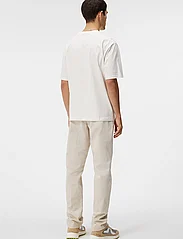 J. Lindeberg - Hale Logo Patch T-Shirt - basic skjortor - cloud white - 3