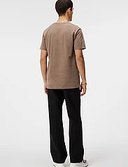 J. Lindeberg - Sid Basic T-Shirt - basic skjorter - walnut - 3