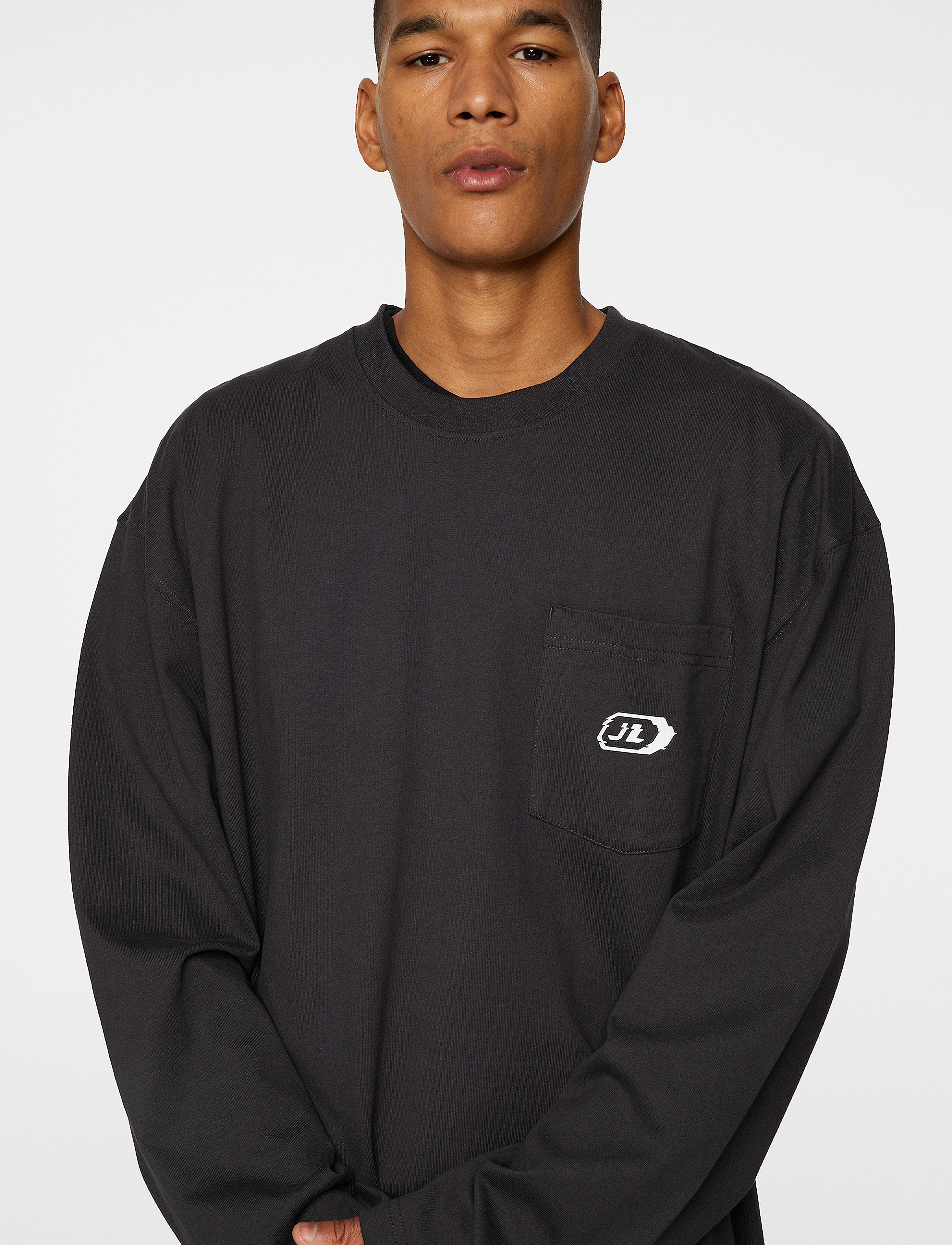 J. Lindeberg - Walsh LS Pocket Tee - long-sleeved t-shirts - washed black - 5