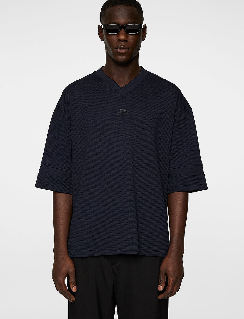 J. Lindeberg - Milos Jersey Mesh Tee - t-shirts med v-hals - jl navy - 0